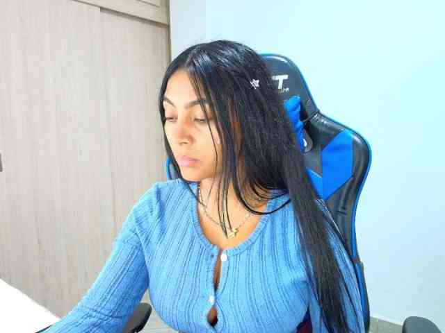 Sophiiaaxx webcam