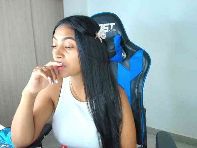 Sophiiaaxx webcam