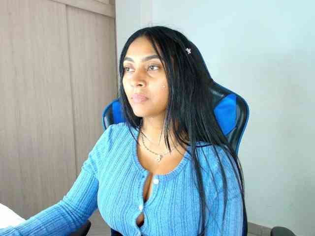 Sophiiaaxx webcam