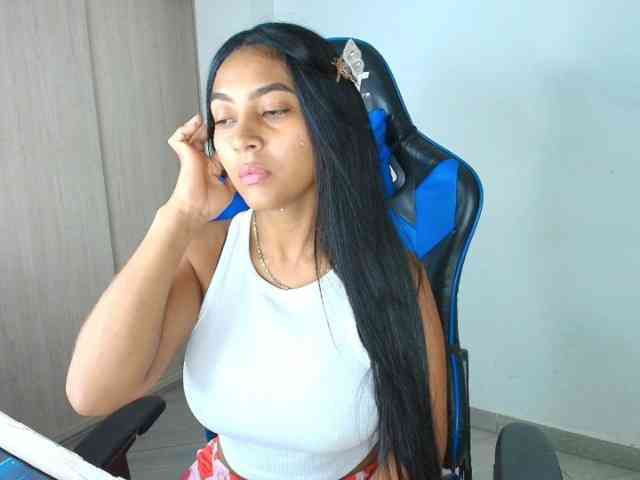 Sophiiaaxx webcam