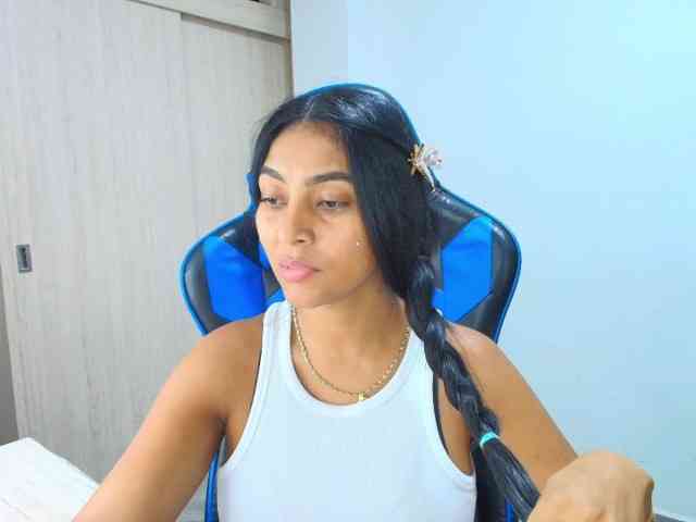 Sophiiaaxx webcam