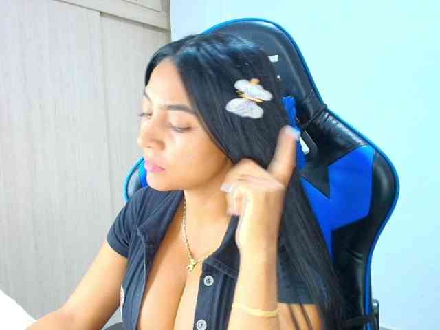 Sophiiaaxx webcam