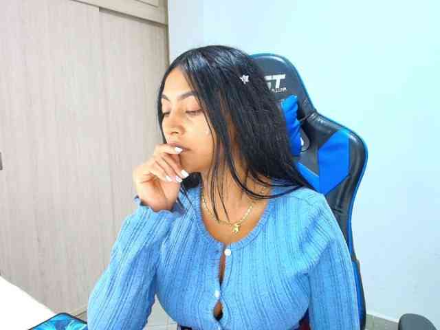 Sophiiaaxx webcam