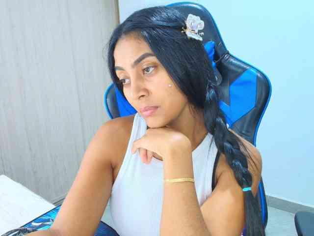 Sophiiaaxx webcam