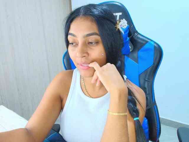 Sophiiaaxx webcam