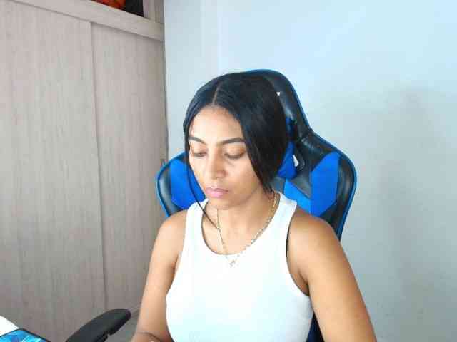 Sophiiaaxx webcam