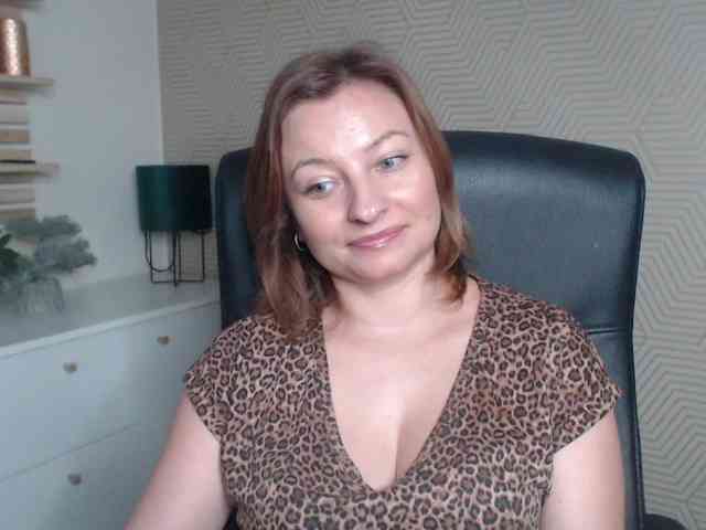 angelaLove13 webcam