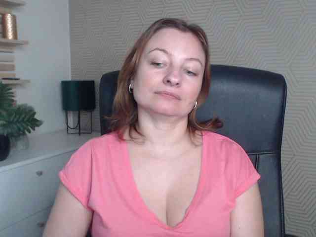 angelaLove13 webcam