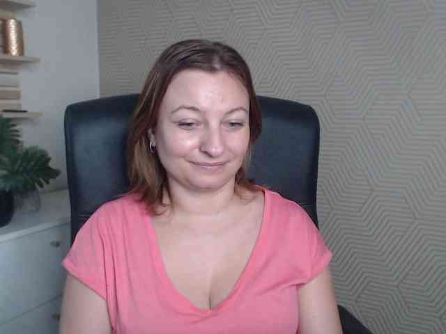 angelaLove13 webcam