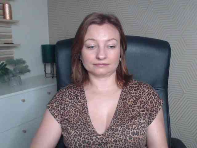 angelaLove13 webcam