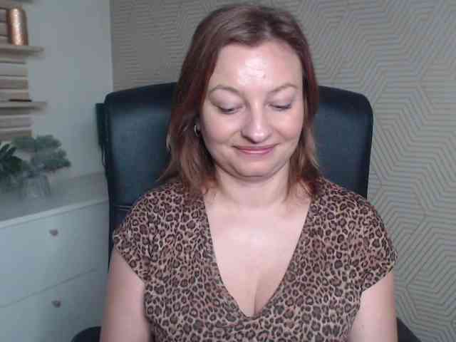 angelaLove13 webcam