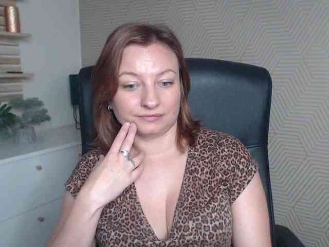 angelaLove13 webcam