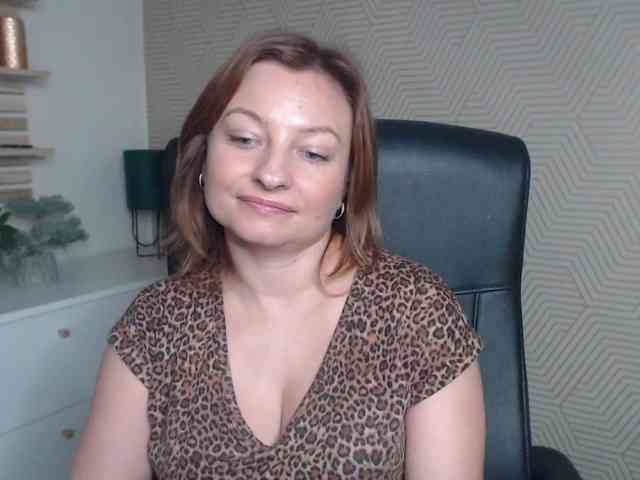 angelaLove13 webcam