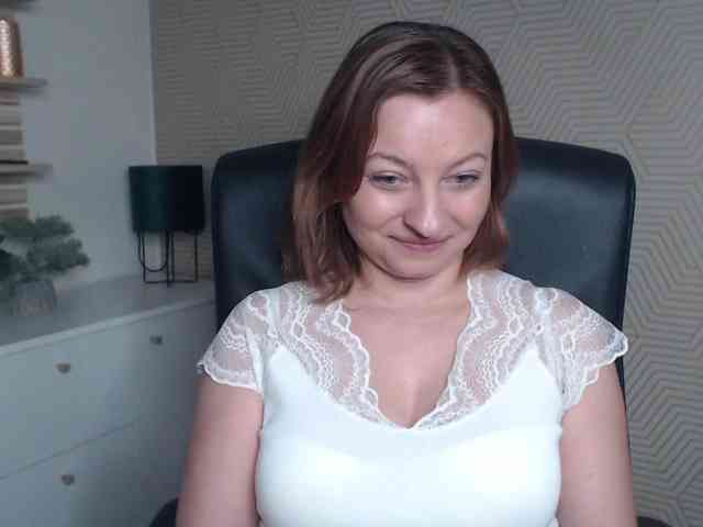angelaLove13 webcam