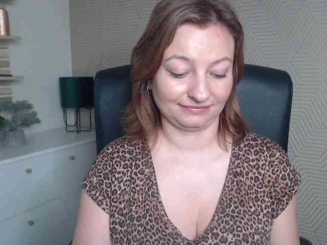 angelaLove13 webcam