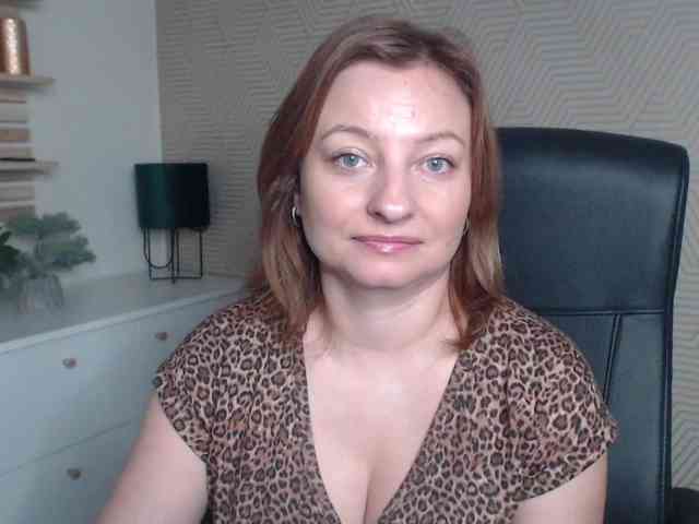 angelaLove13 webcam