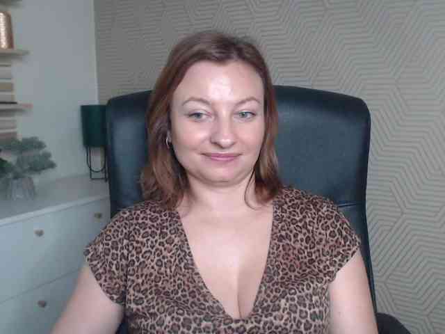 angelaLove13 webcam