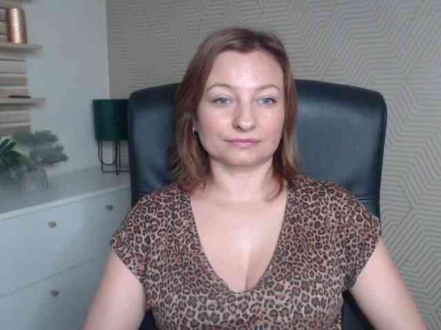 angelaLove13 webcam