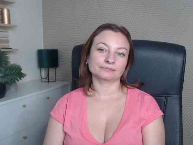 angelaLove13 webcam
