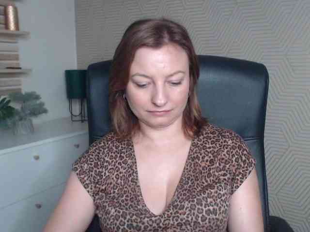 angelaLove13 webcam