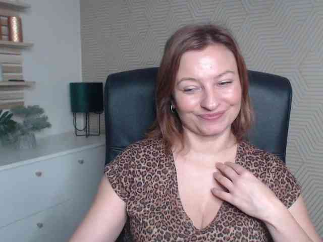 angelaLove13 webcam