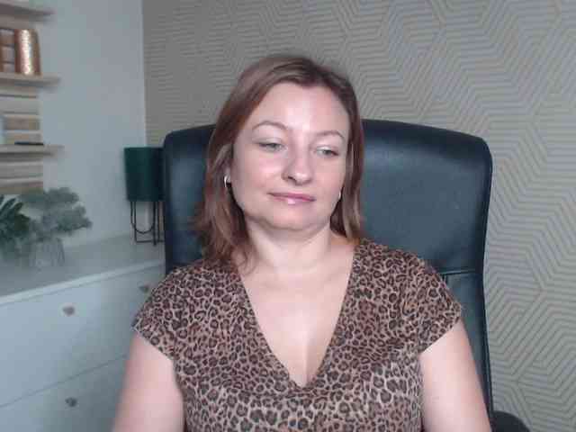 angelaLove13 webcam