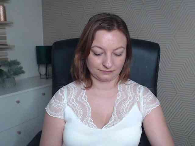 angelaLove13 webcam