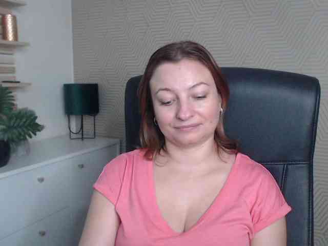 angelaLove13 webcam