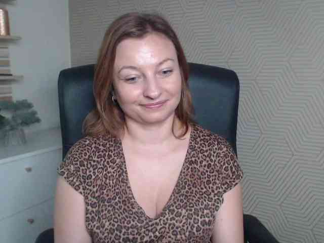 angelaLove13 webcam
