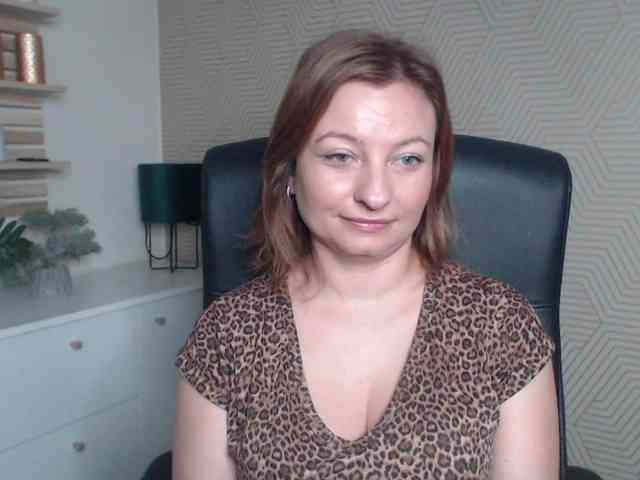 angelaLove13 webcam