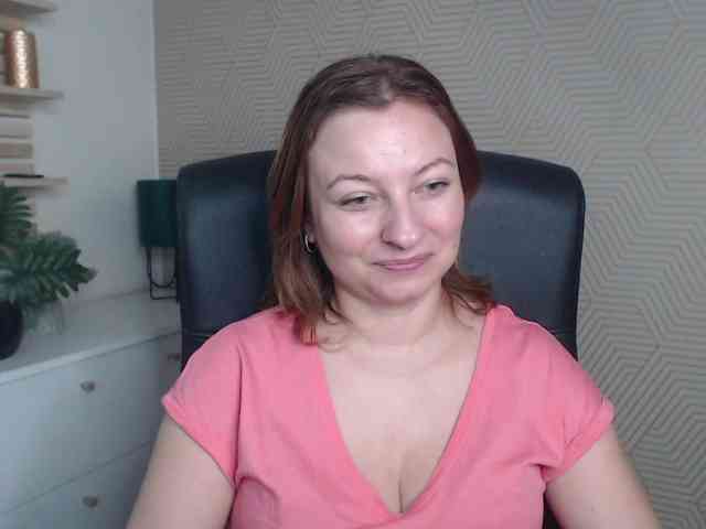 angelaLove13 webcam