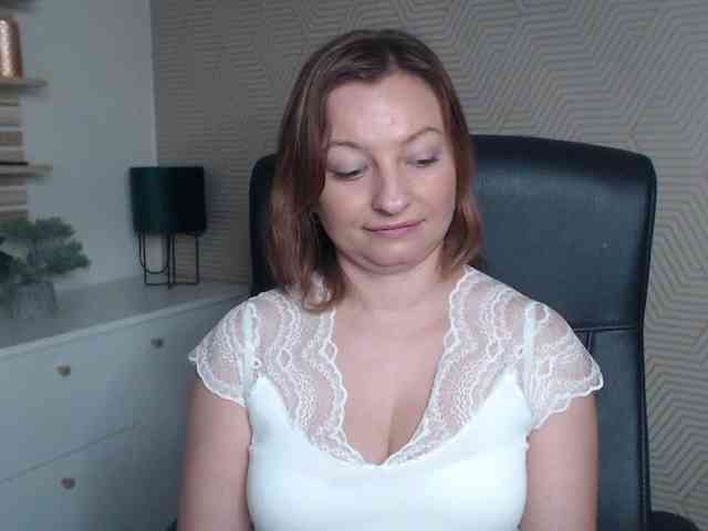angelaLove13 webcam