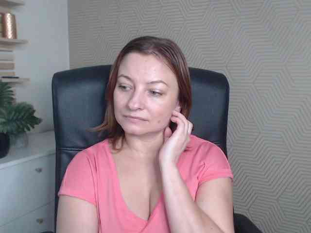 angelaLove13 webcam