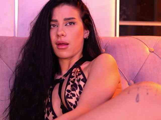 ArinaRhodes webcam