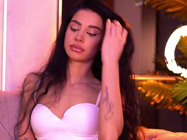 ArinaRhodes webcam