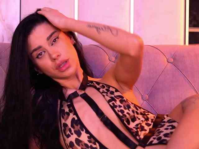 ArinaRhodes webcam