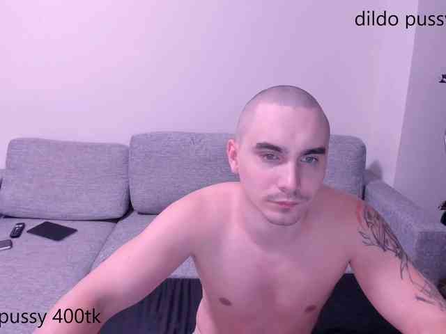 LindaLukas webcam