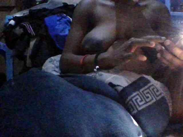 PrettyBelly webcam
