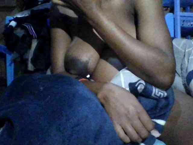 PrettyBelly webcam