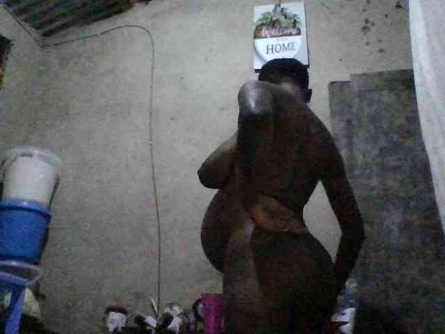 PrettyBelly webcam