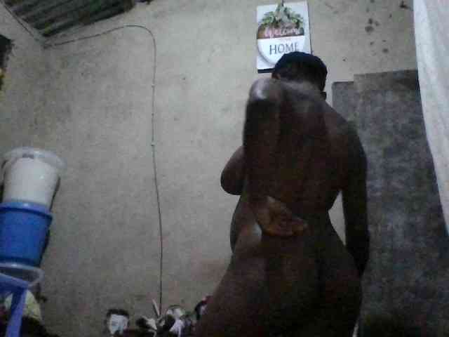 PrettyBelly webcam