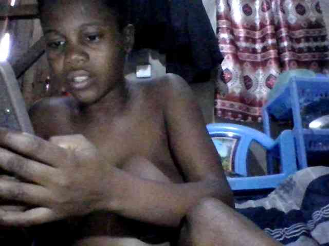 PrettyBelly webcam