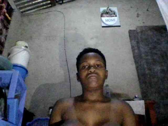 PrettyBelly webcam