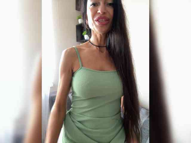 AdrienneBourget webcam