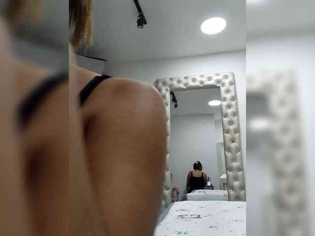 ElizHarper webcam
