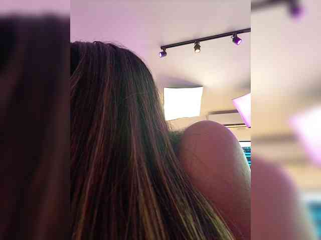 ElizHarper webcam