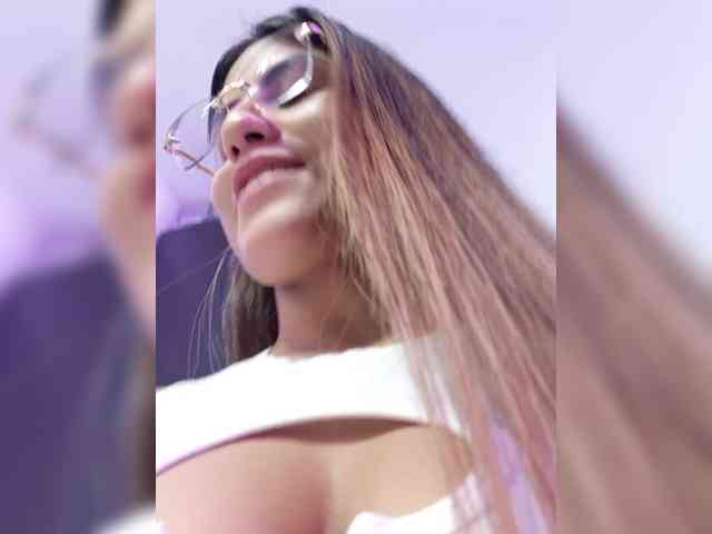ElizHarper webcam