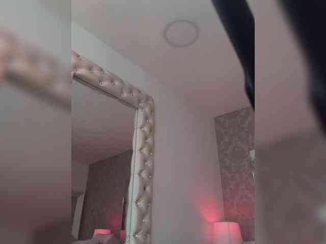 ElizHarper webcam