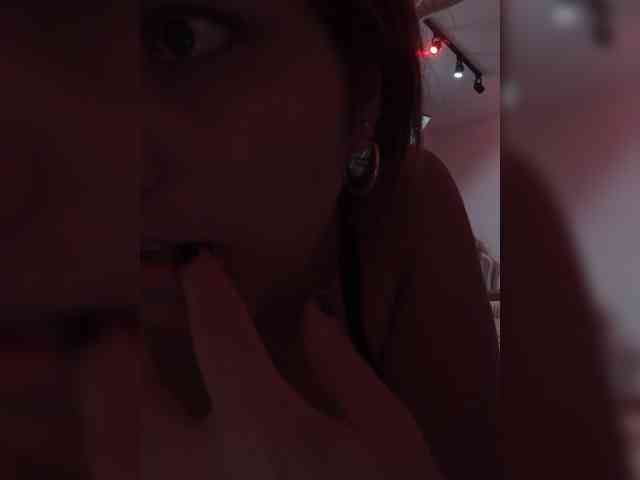 ElizHarper webcam