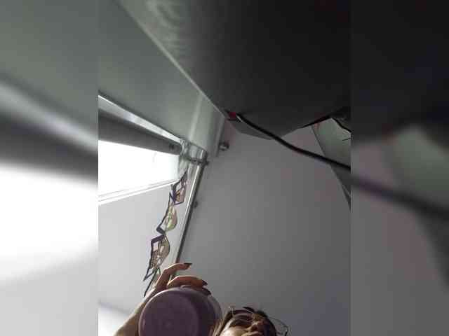 ElizHarper webcam